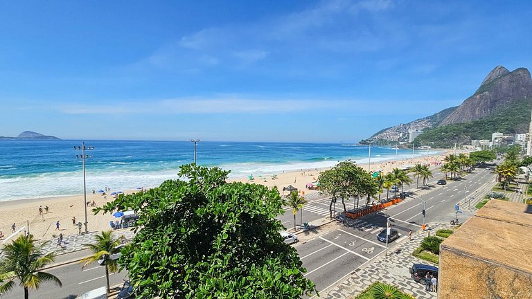 Lindo apartamento de frente para a praia do Leblon