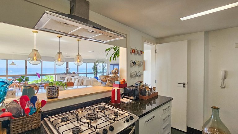 Lindo apartamento de frente para a praia do Leblon