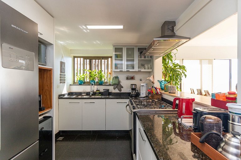 Lindo apartamento de frente para a praia do Leblon