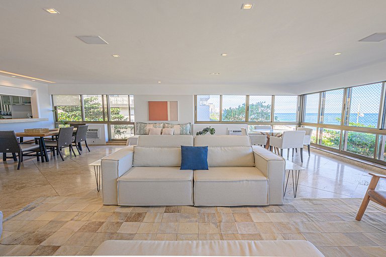 Lindo apartamento de frente para a praia do Leblon