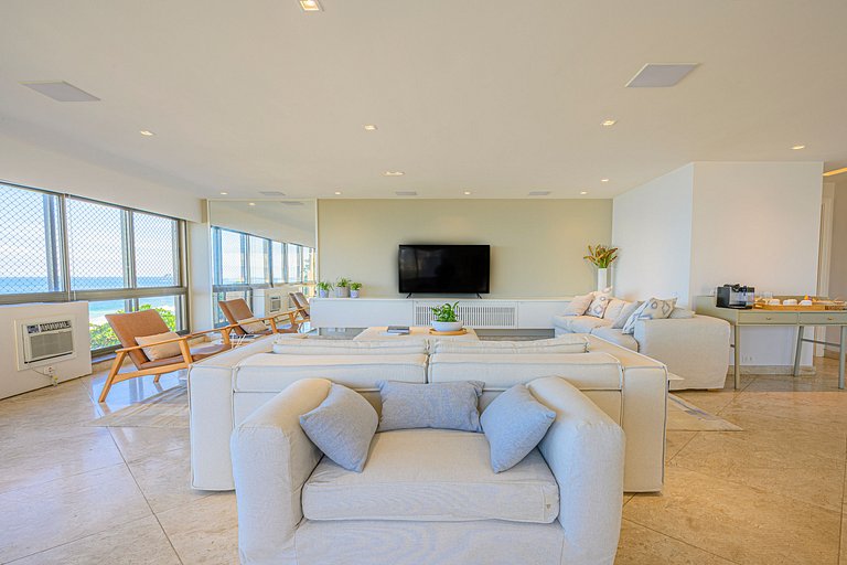 Lindo apartamento de frente para a praia do Leblon