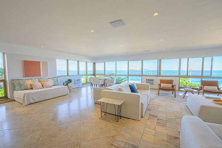 Lindo apartamento de frente para a praia do Leblon