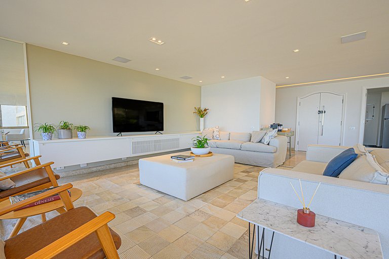 Lindo apartamento de frente para a praia do Leblon