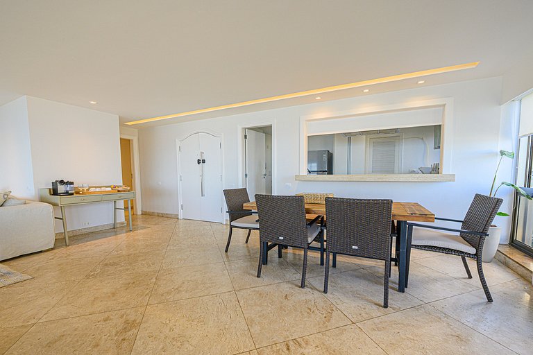 Lindo apartamento de frente para a praia do Leblon