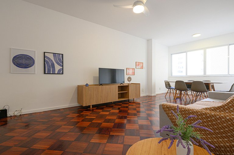 Lindo e espaçoso apartamento perto da praia de copacabana.