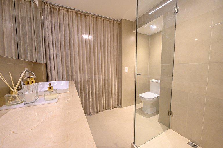 Apartamento reformado perto da praia 4 quartos