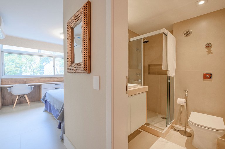 Apartamento reformado perto da praia 4 quartos