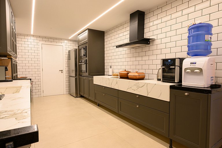 Apartamento reformado perto da praia 4 quartos