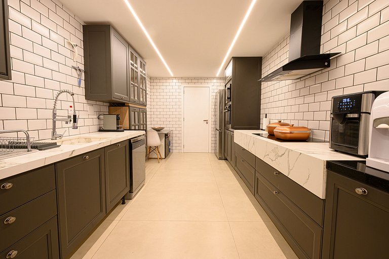 Apartamento reformado perto da praia 4 quartos