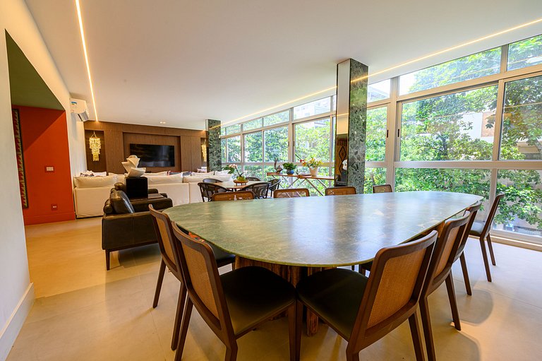 Apartamento reformado perto da praia 4 quartos