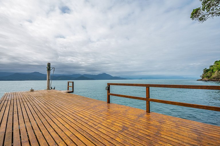 Privacidade em Ubatuba com vista mar e montanha